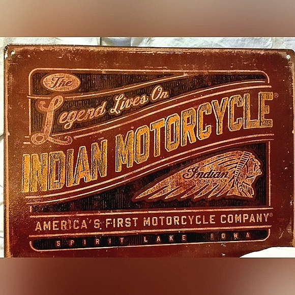 Vintage Indian Motorcycle Company, The Legend Lived On Wall Sign - Picture 2 of 4